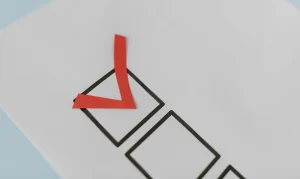 Tanda centang di kotak sebagai penanda verifikasi informasi